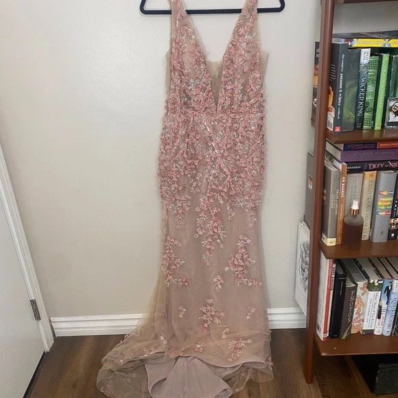 Pink Floral Wedding Gown from René the Label (Size 10) - Picture 5 of 15
